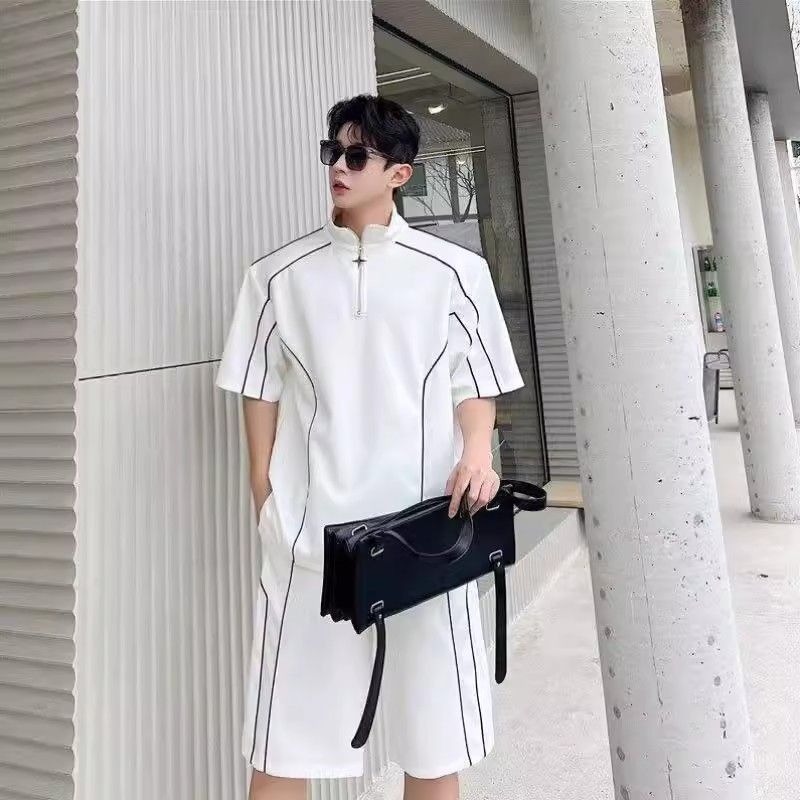 Outdoor Sportswear - ชุดกีฬาผู้ชายสไตล์เกาหลี เสื้อยืดครึ่งซิปทรงหลวม กางเกงขาสั้น ชุดลำลองฤดูร้อน ทันสมัย ระบายอากาศ