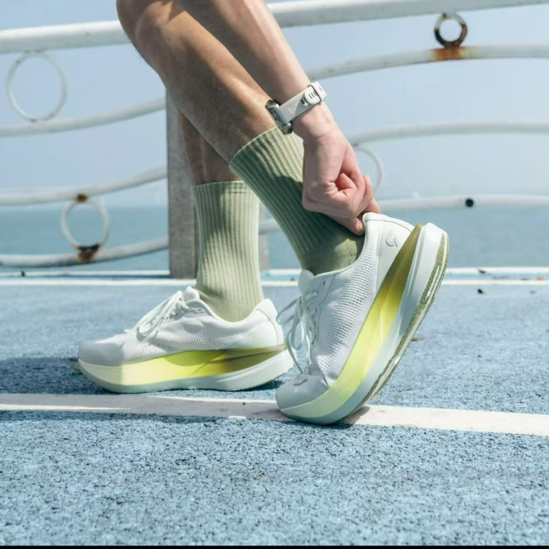รองเท้าวิ่งมืออาชีพผู้ชายผู้หญ - Outdoor Sport Flooring บทวิจารณ์และราคา